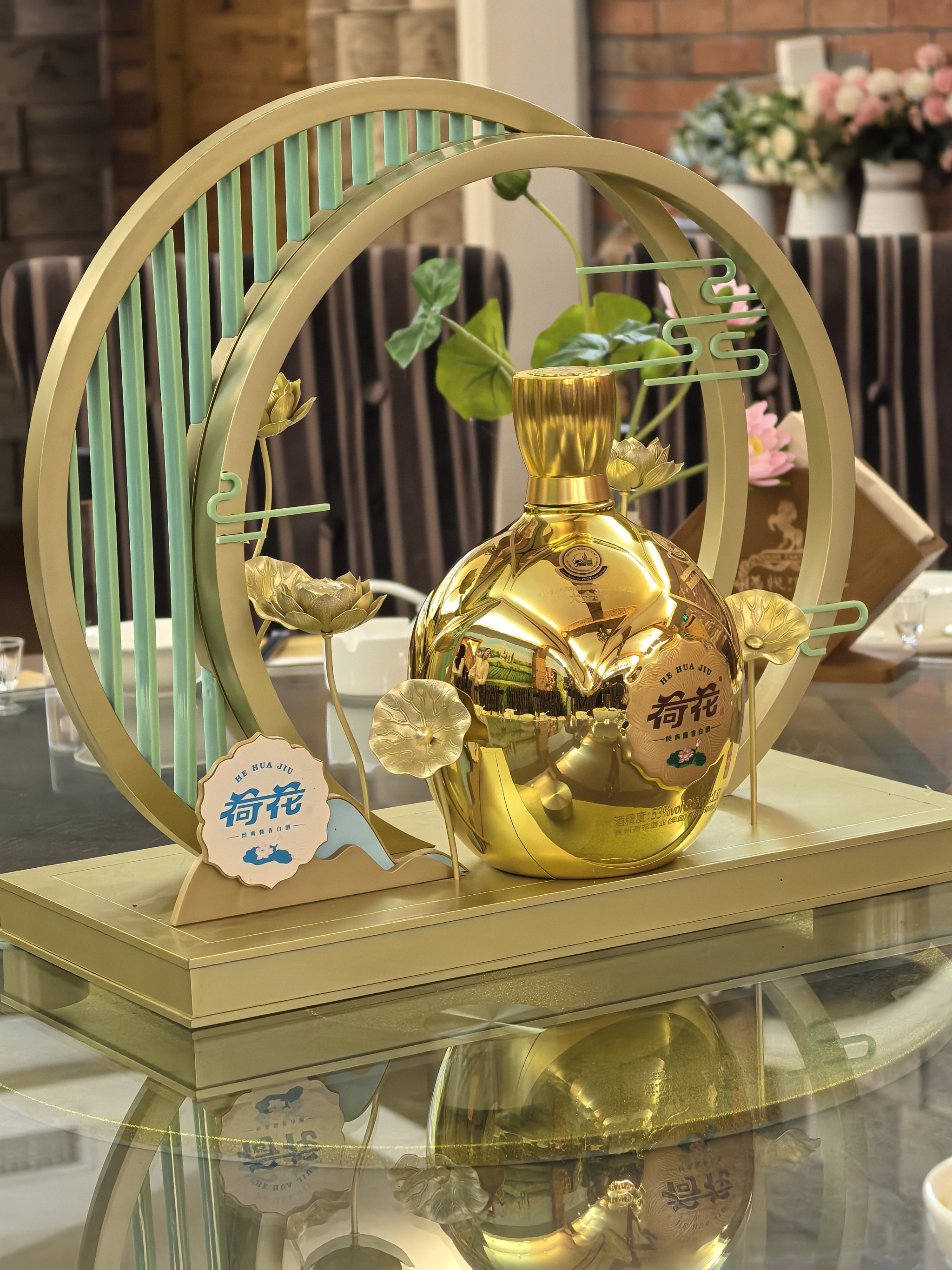 宝酝与国民美食IP强强联合!甲等大奖章经典清香顺大势、性价比高