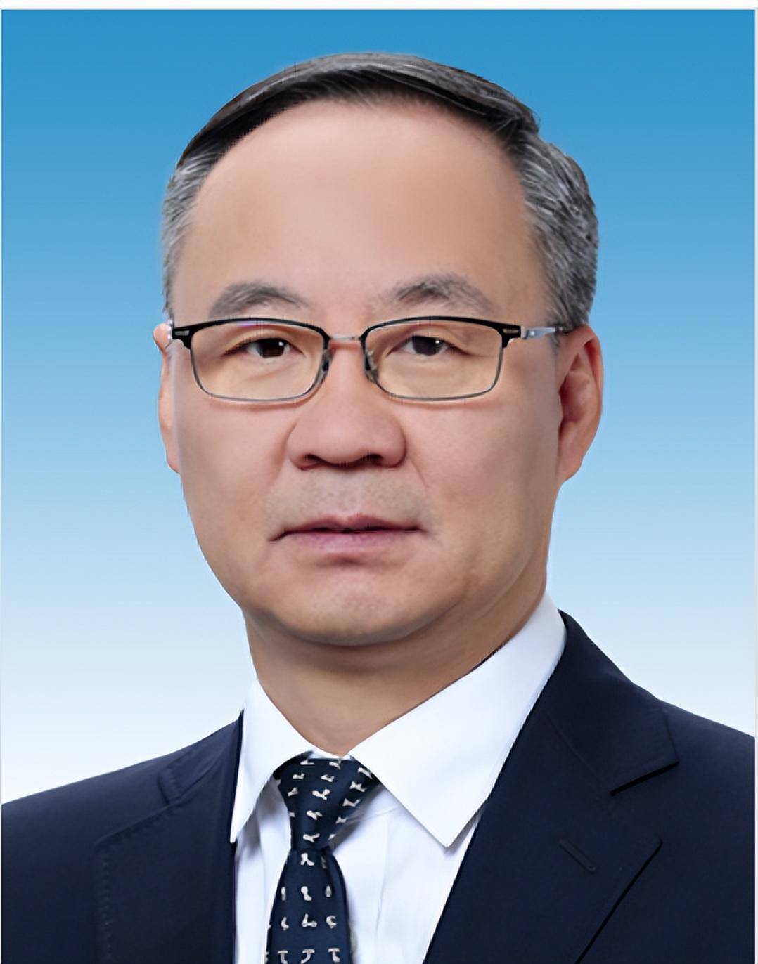 金融监管总局局长李云泽会见汇丰集团主席杜嘉祺