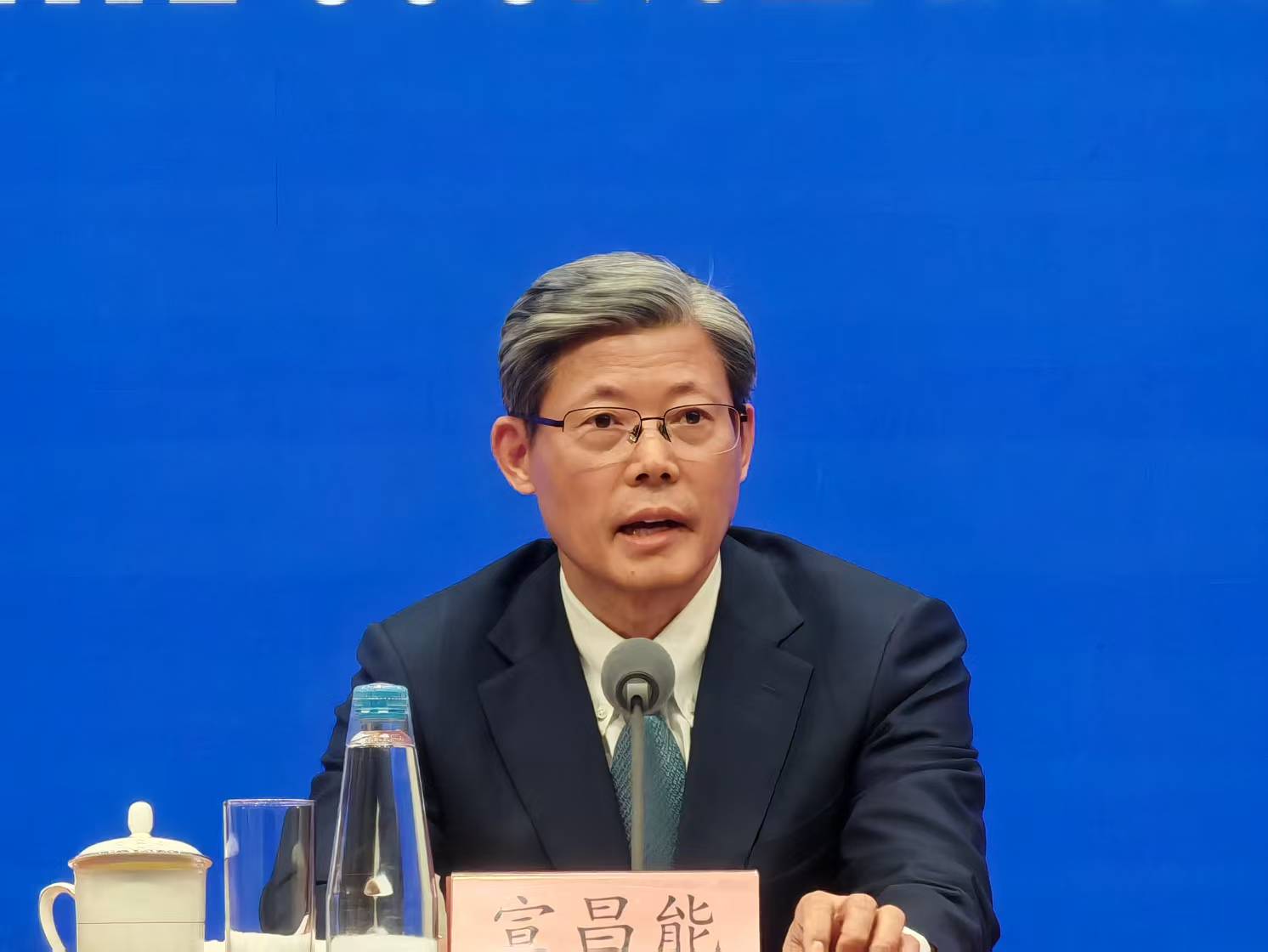 国家外汇管理局:2月银行结汇11324亿元人民币