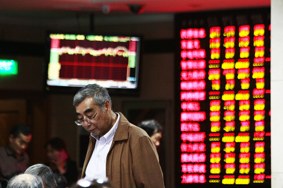 利好不断！这一赛道，掀起涨停潮！基金业绩反转