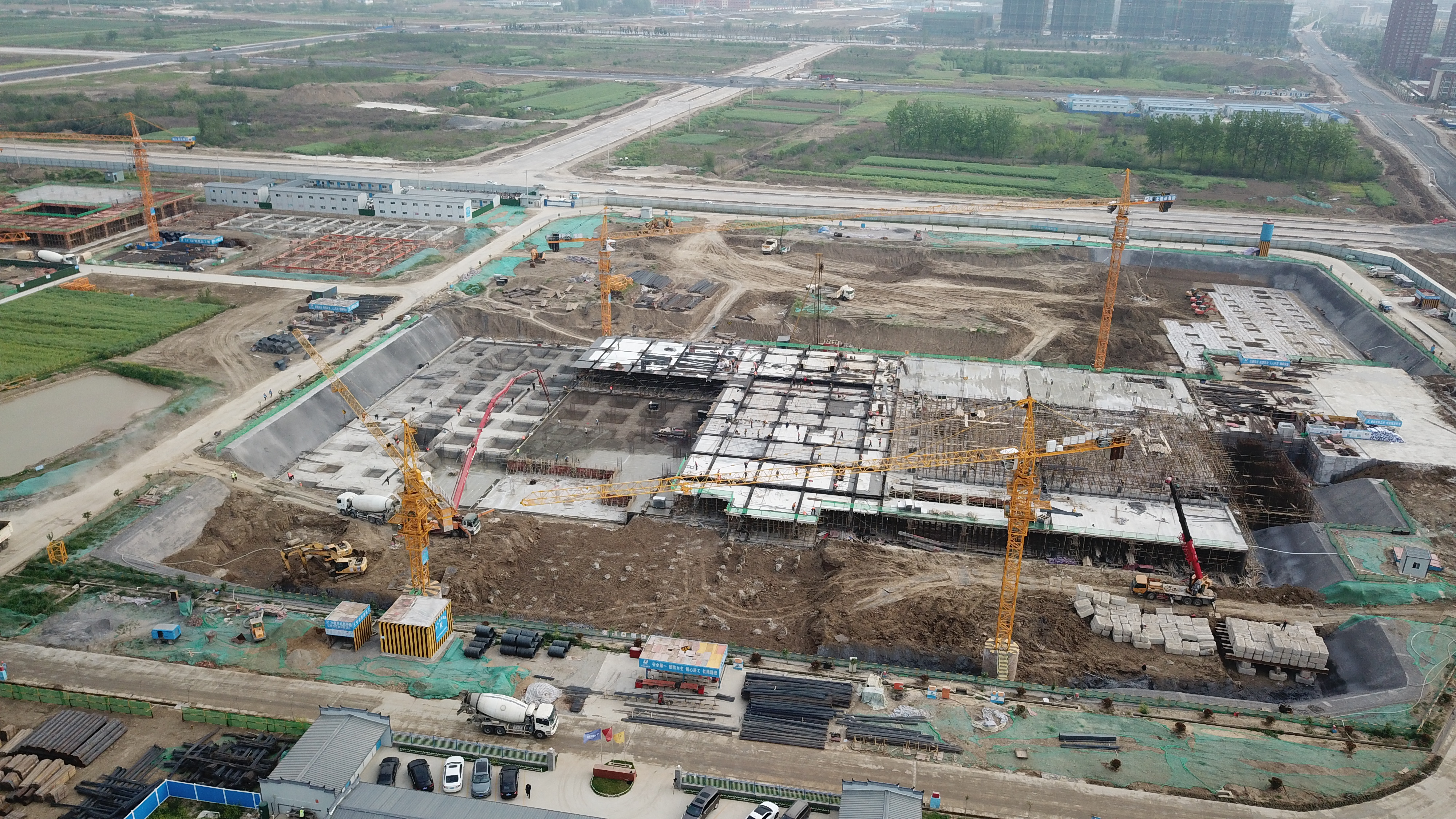 各地项目开工“马力足” 沪市公司拉满“进度条”