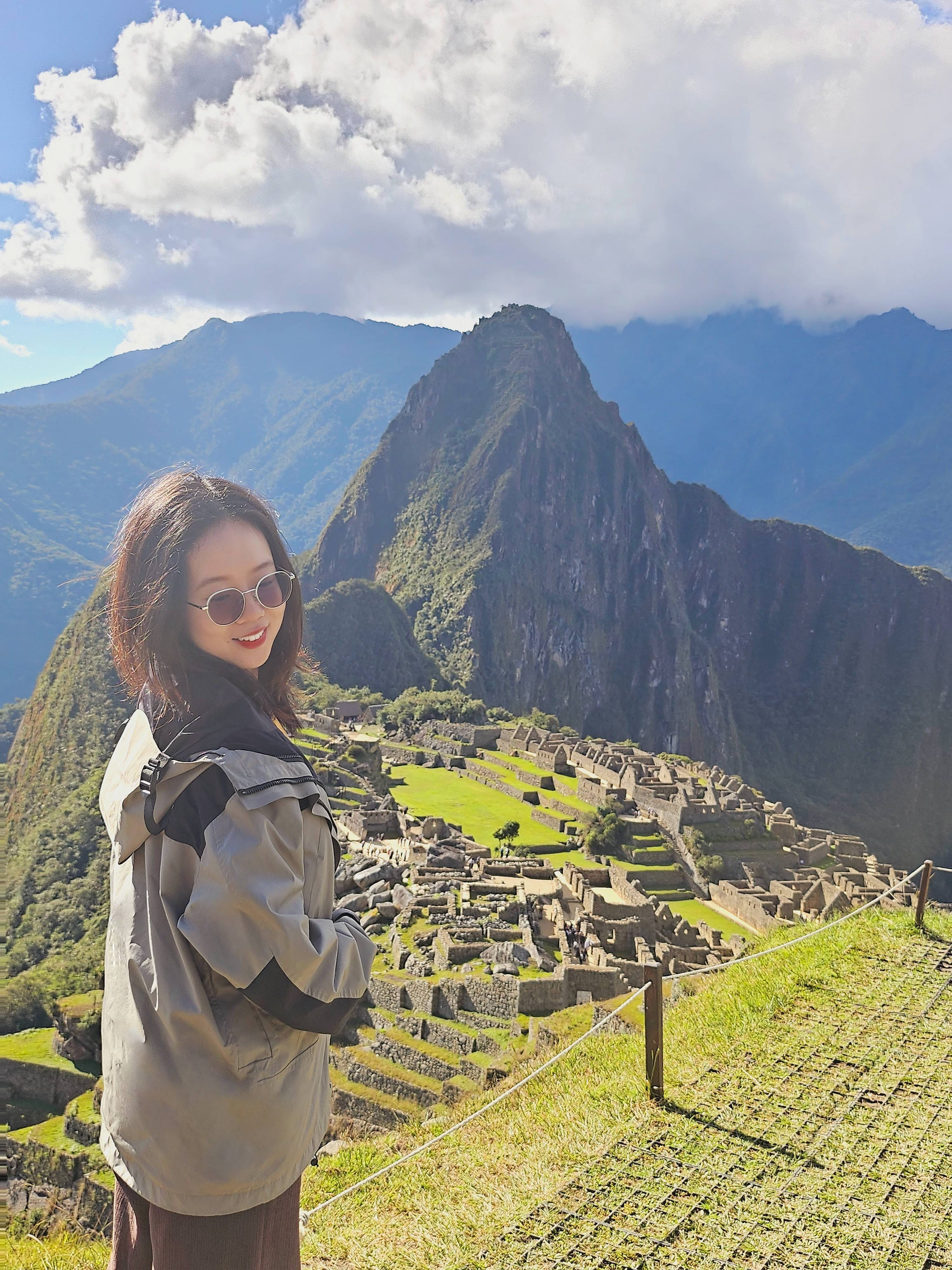 深沪北百元股数量达93只，电子行业占比最高