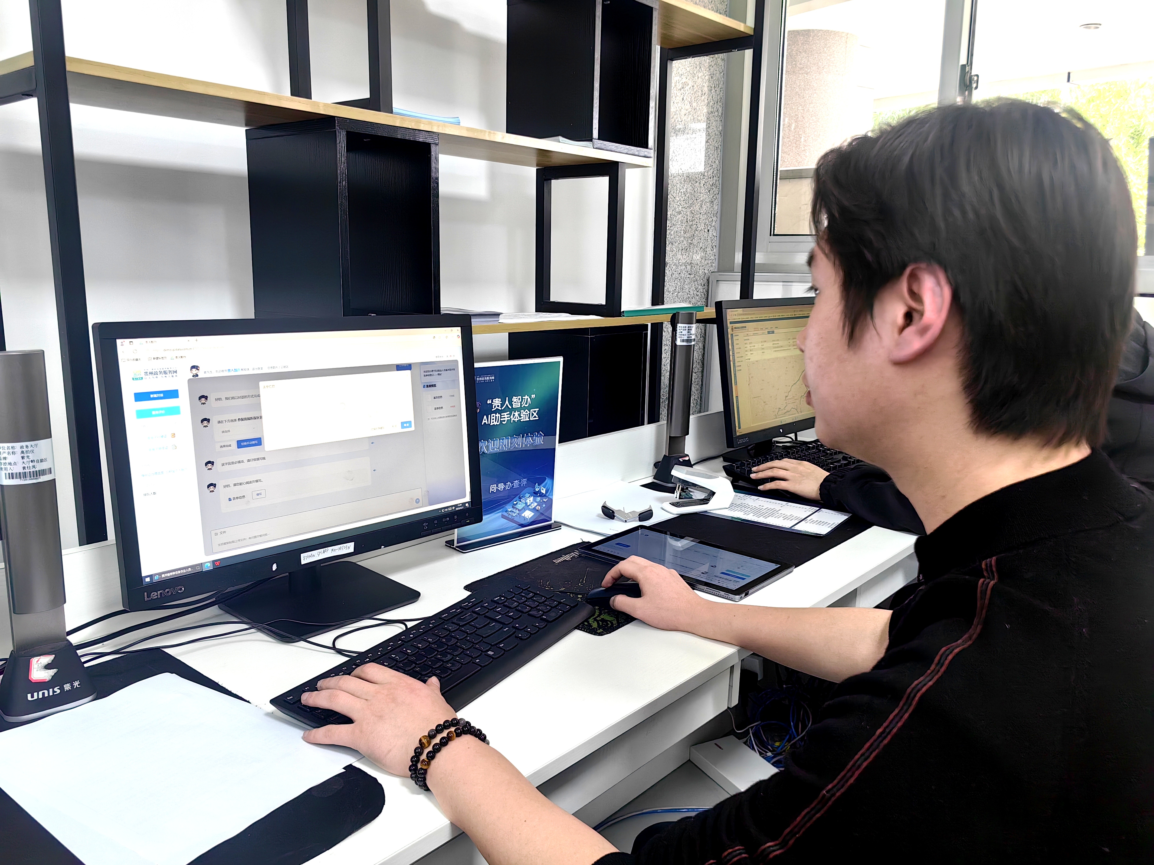 【财闻联播】卖爆了,猛涨3000%!阿里回应10亿美元投资DeepSeek