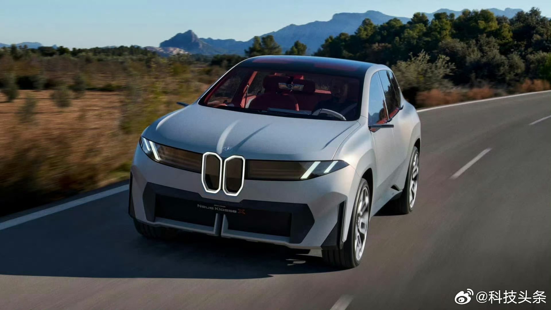 BMW首创全景iDrive全球首发